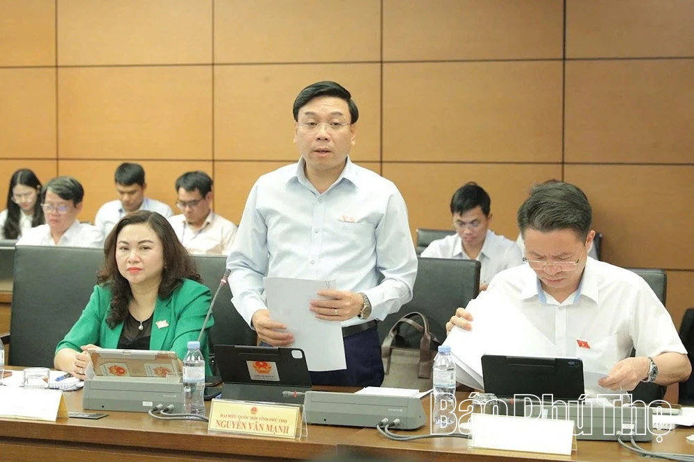 Đại biểu Quốc hội tỉnh Phú Thọ thảo luận một số dự án luật và tình hình phát triển kinh tế - xã hội