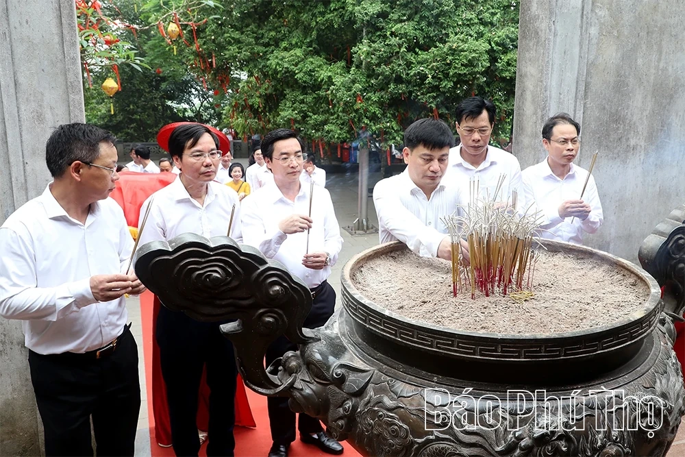 Các địa phương dâng hương tưởng niệm các Vua Hùng