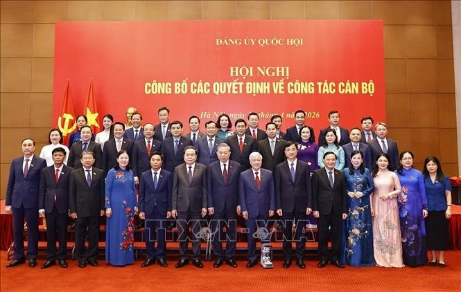 Tổng Bí thư, Chủ tịch nước Tô Lâm trao Quyết định của Bộ Chính trị chỉ định tham gia Đảng ủy Quốc hội nhiệm kỳ 2025 – 2030