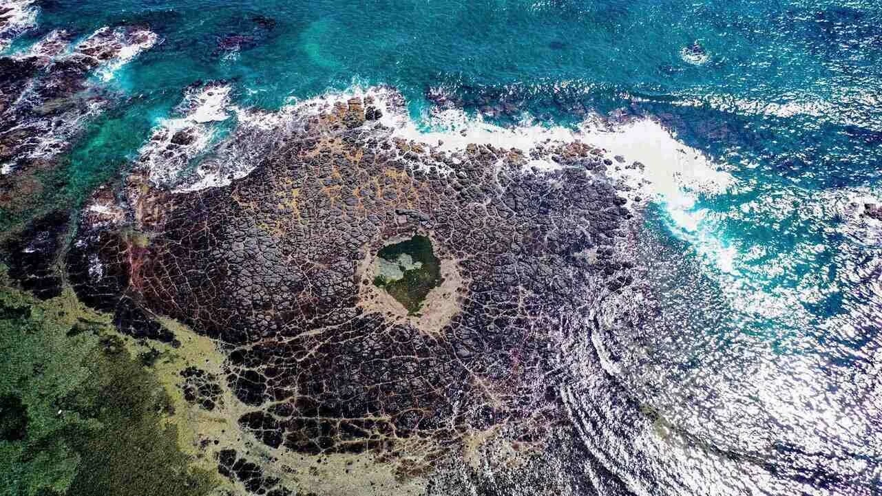 Mũi Ba Làng An ghi dấu địa chất núi lửa nghìn năm ở Quảng Ngãi