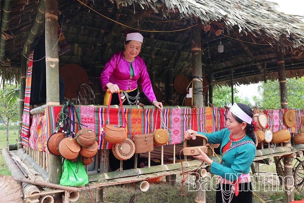 Ethnic Colors Converge at the Cultural Camp