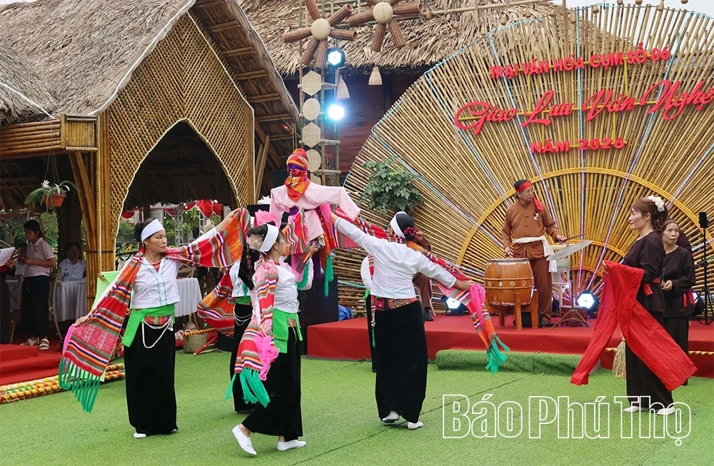Ethnic Colors Converge at the Cultural Camp