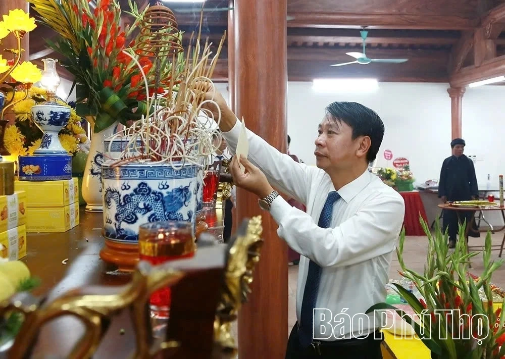 Incense Offering to Commemorate Left Chancellor Tran Nguyen Han and Inauguration of Dong Ho Temple