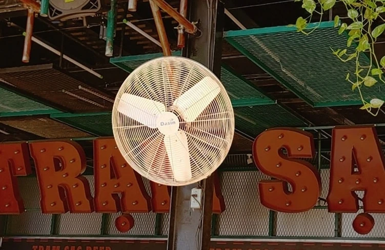 Quạt treo tường công nghiệp: Làm mát tối ưu cho nhà xưởng hiện đại 2026