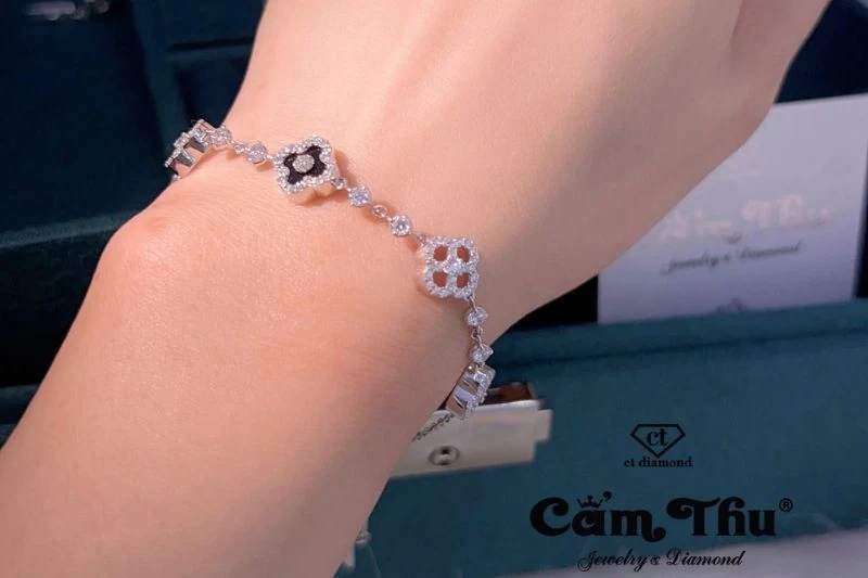 Top 7 shop trang sức bạc chất lượng tại Việt Nam