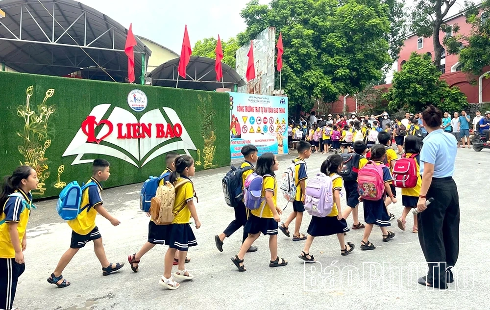 Xây dựng mô hình “Cổng trường ATGT”: Khi ý thức tạo nên diện mạo mới