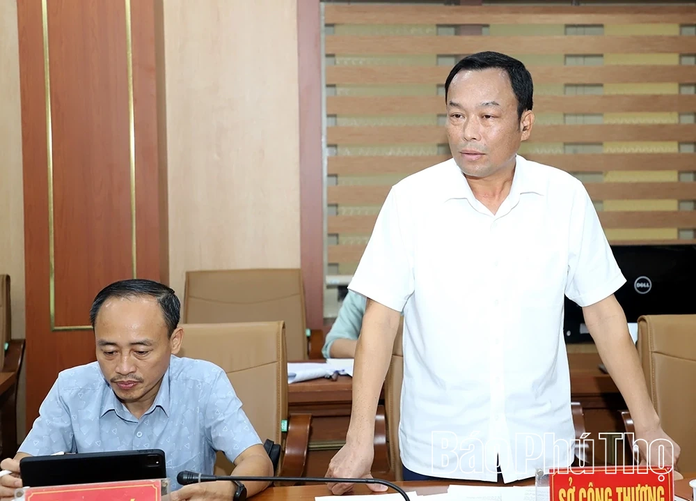 Phó Chủ tịch UBND tỉnh Vũ Việt Văn cho ý kiến về công tác quản lý xây dựng và chủ trương đầu tư dự án nhà ở trên địa bàn tỉnh