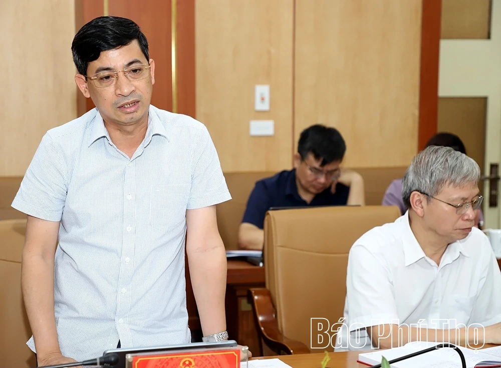 Phó Chủ tịch UBND tỉnh Vũ Việt Văn cho ý kiến về công tác quản lý xây dựng và chủ trương đầu tư dự án nhà ở trên địa bàn tỉnh