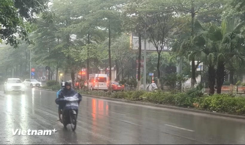 Ngày 17/4: Bắc Bộ chuyển mát, nhiều nơi mưa dông, đề phòng lốc sét, mưa đá