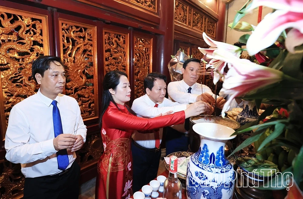 Xã Hy Cương dâng hương tưởng niệm các Vua Hùng