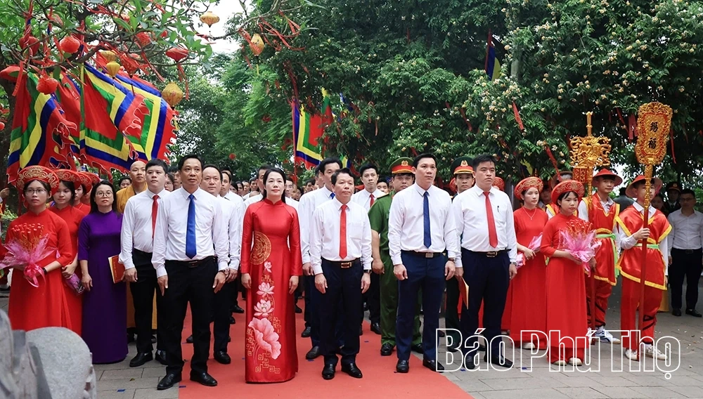 Xã Hy Cương dâng hương tưởng niệm các Vua Hùng