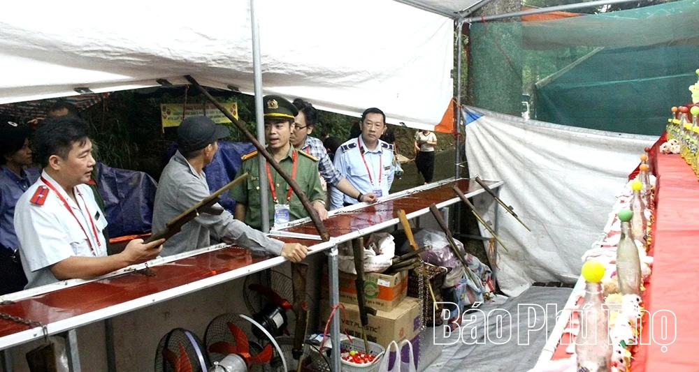 Kiểm tra các cơ sở kinh doanh dịch vụ, lưu trú tại Khu di tích lịch sử Đền Hùng