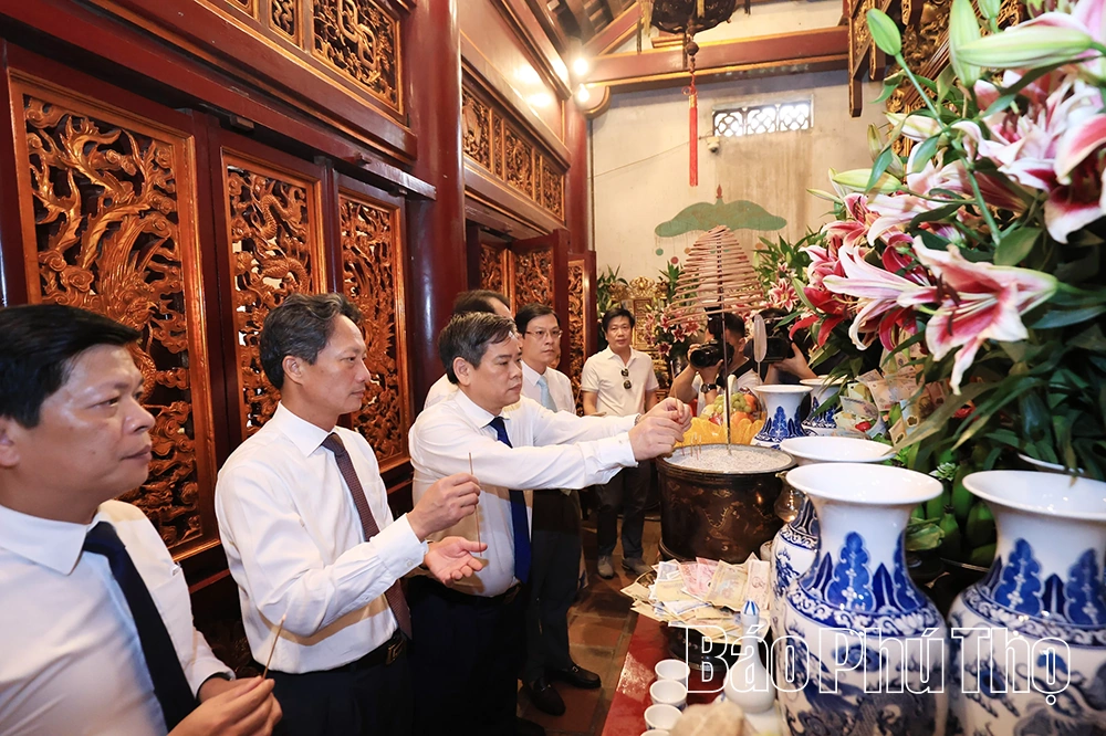 Cụm các xã, phường dâng hương tưởng niệm các Vua Hùng