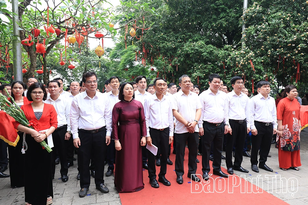 Cụm các xã, phường dâng hương tưởng niệm các Vua Hùng