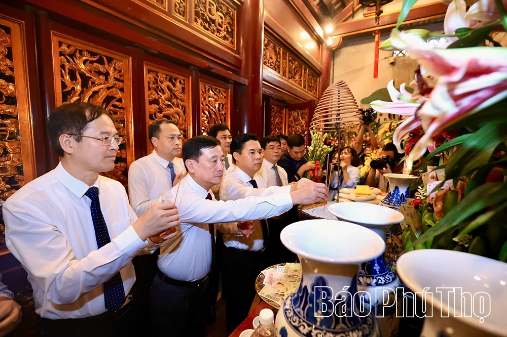 Cụm các xã, phường dâng hương tưởng niệm các Vua Hùng