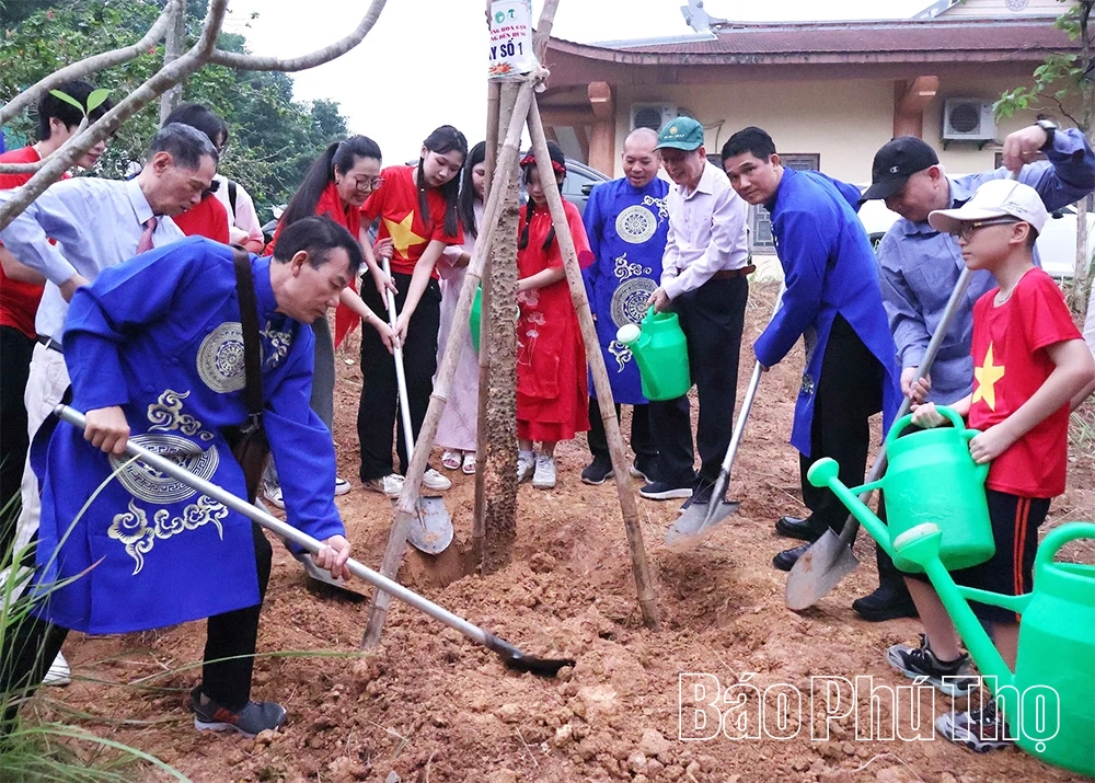 Khởi động dự án “Cung đường hoa gạo thắp sáng Đền Hùng”