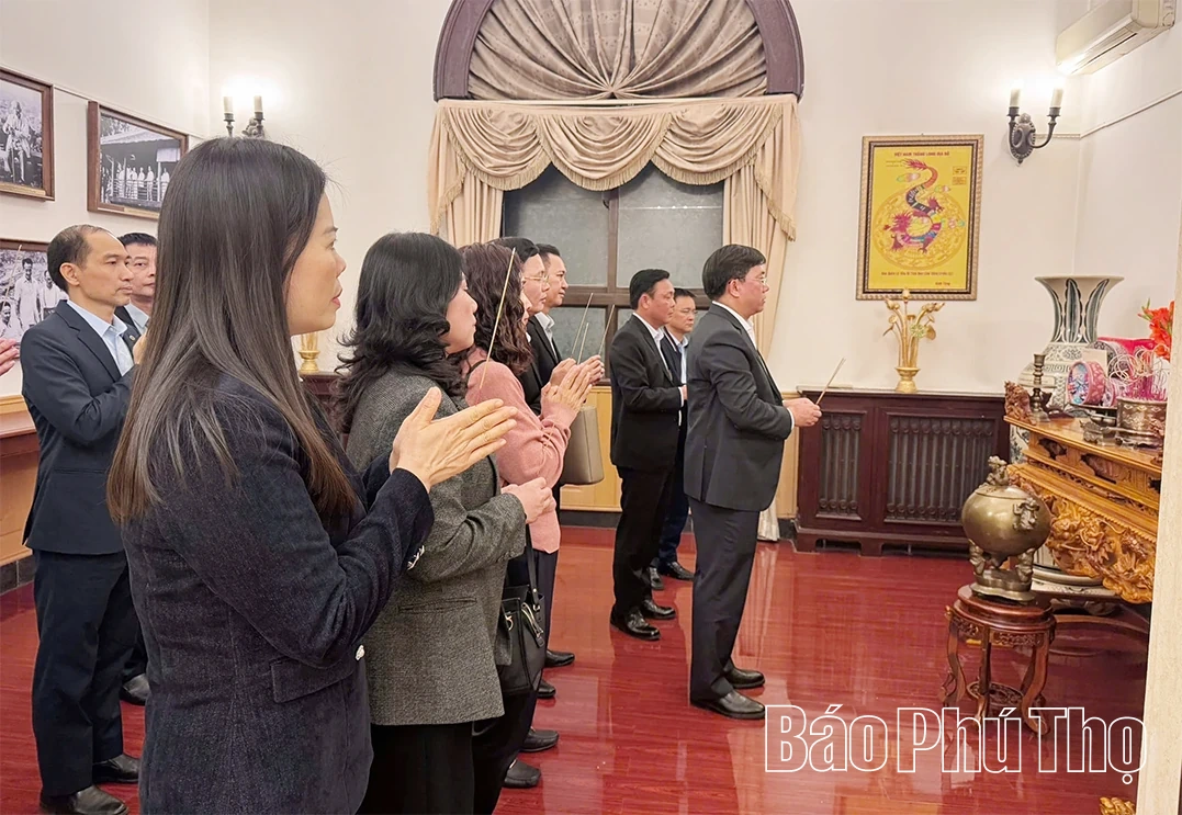 Đoàn đại biểu tỉnh Phú Thọ thăm và làm việc với Đại sứ quán Việt Nam tại Trung Quốc