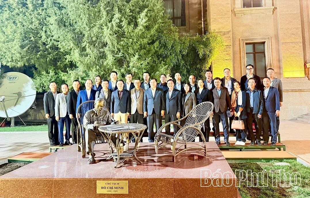 Đoàn đại biểu tỉnh Phú Thọ thăm và làm việc với Đại sứ quán Việt Nam tại Trung Quốc