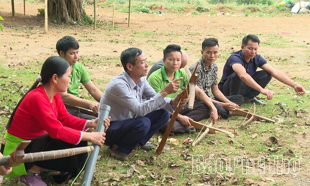 Lưu giữ văn hoá qua những cánh nỏ