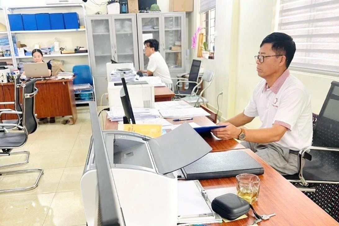 Xây dựng phương án tuyển dụng, sắp xếp người hoạt động không chuyên trách