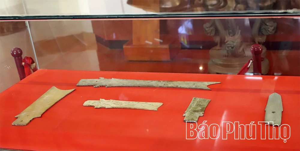 Trưng bày hơn 500 tài liệu, hiện vật tiêu biểu thời đại Hùng Vương