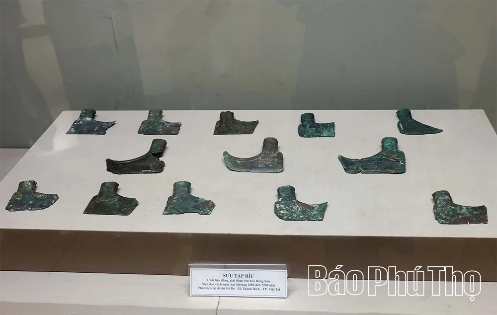 Trưng bày hơn 500 tài liệu, hiện vật tiêu biểu thời đại Hùng Vương