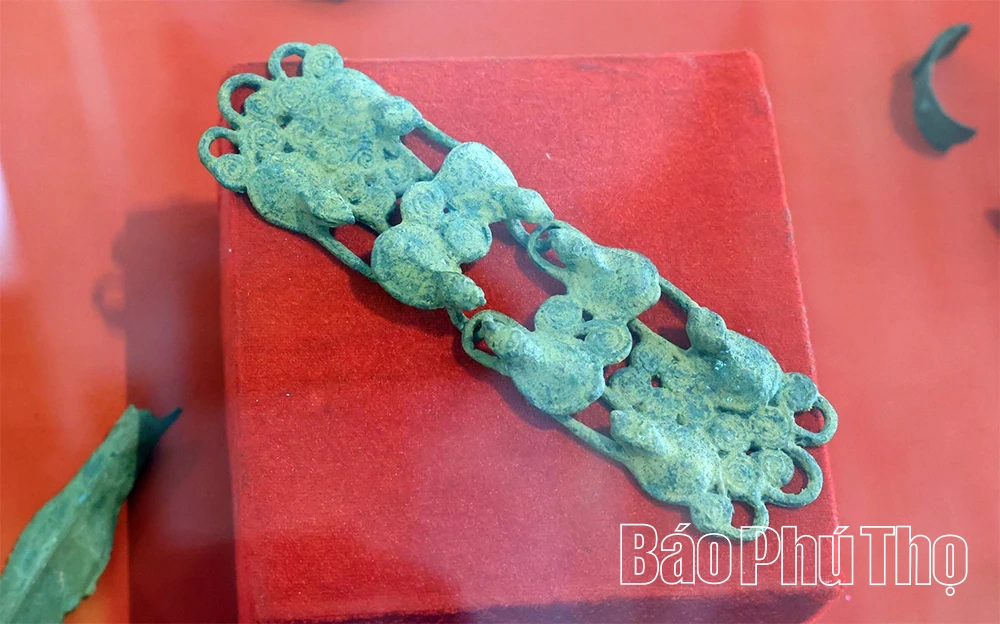 Trưng bày hơn 500 tài liệu, hiện vật tiêu biểu thời đại Hùng Vương