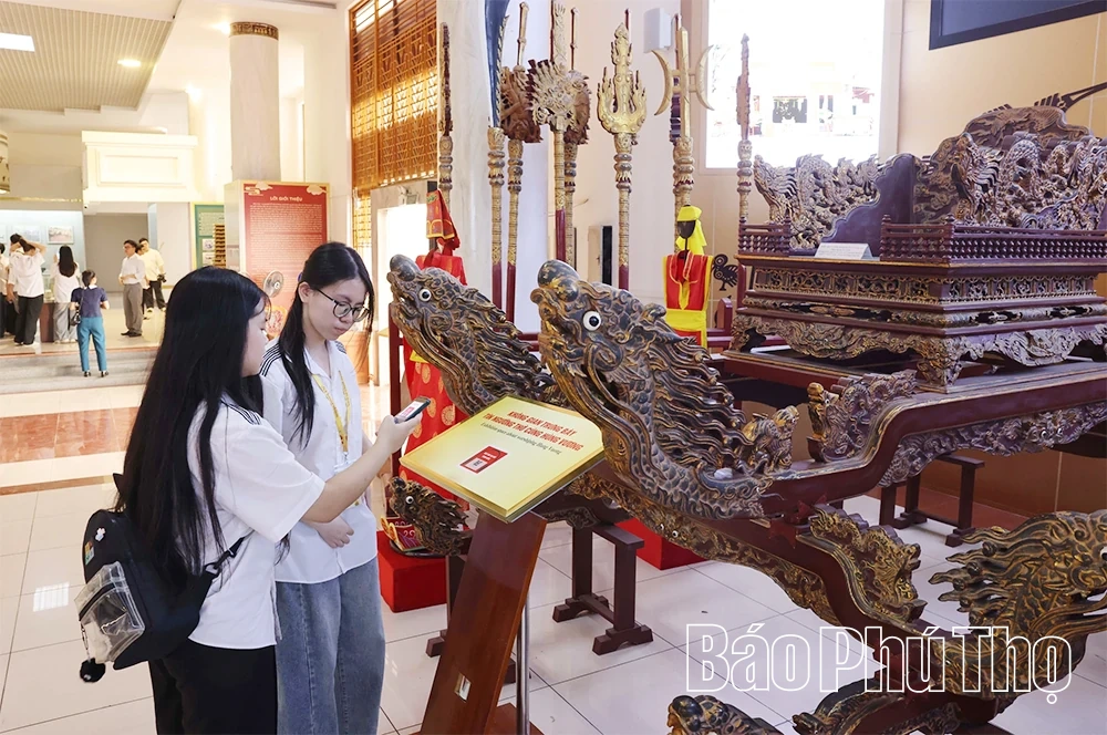 Trưng bày hơn 500 tài liệu, hiện vật tiêu biểu thời đại Hùng Vương