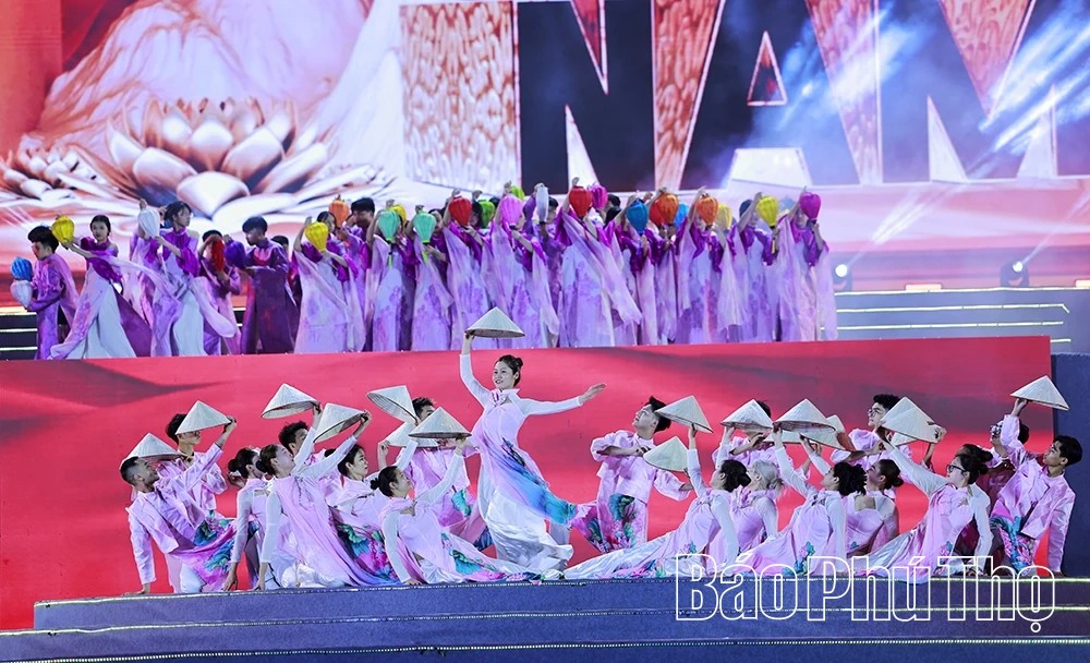 Đưa nhau về trong câu ca