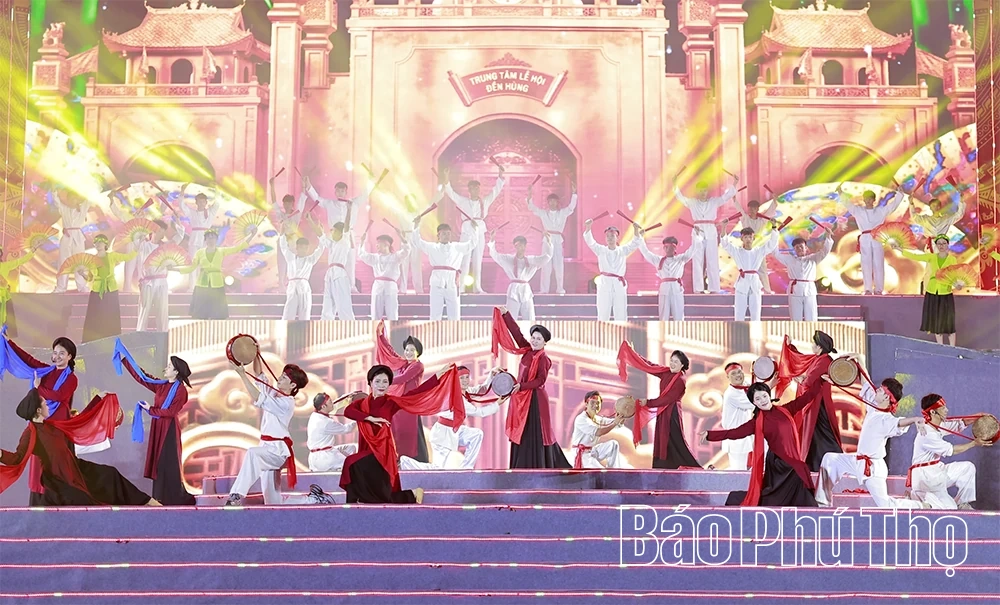 Đưa nhau về trong câu ca