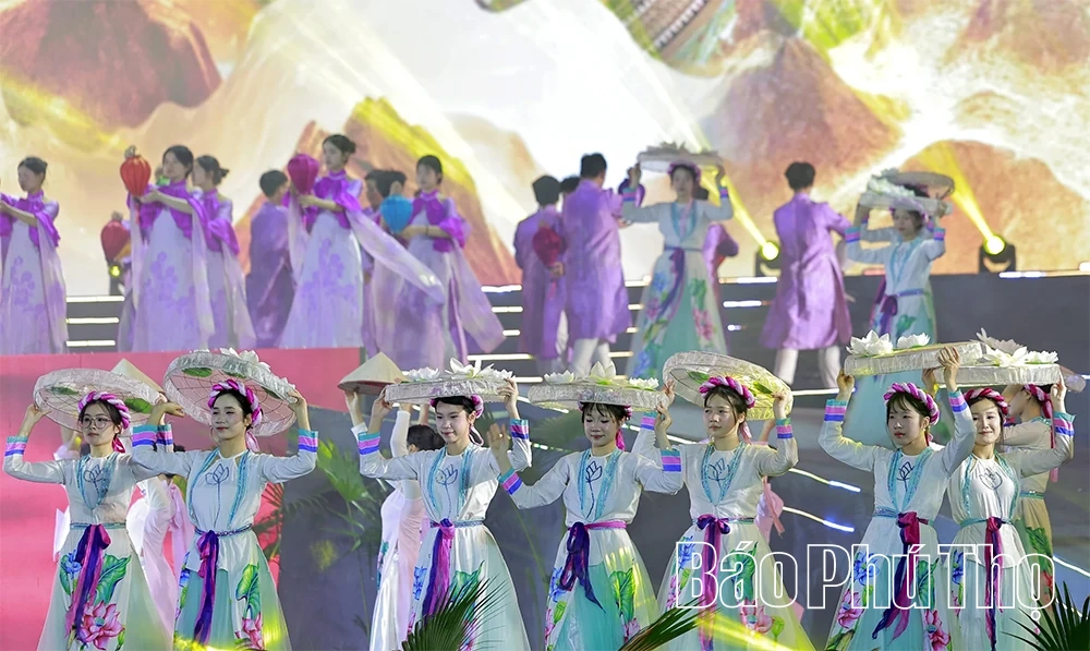 Đưa nhau về trong câu ca