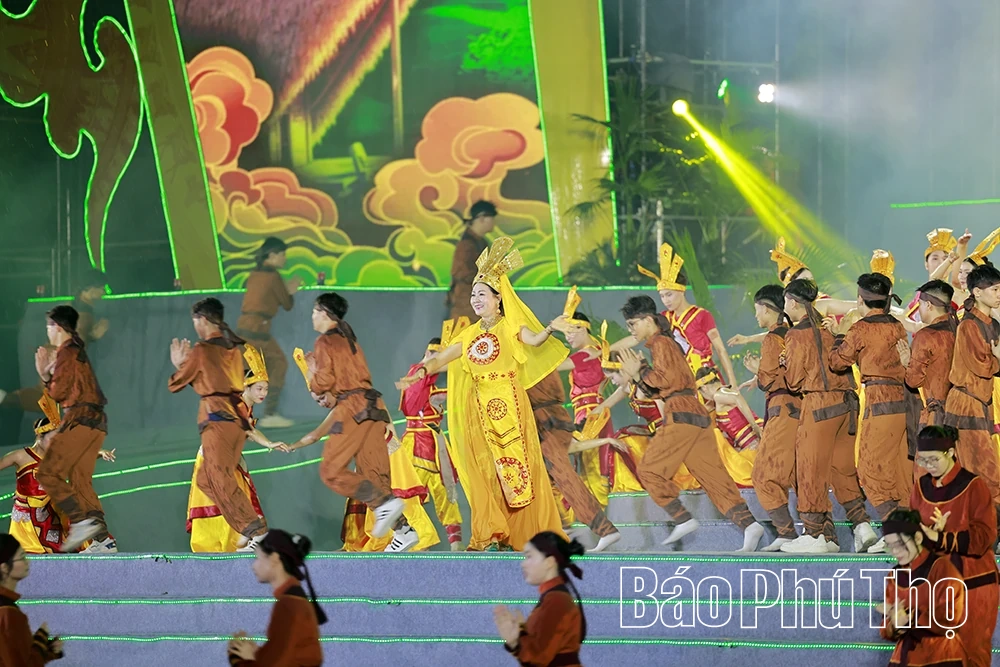 Đưa nhau về trong câu ca