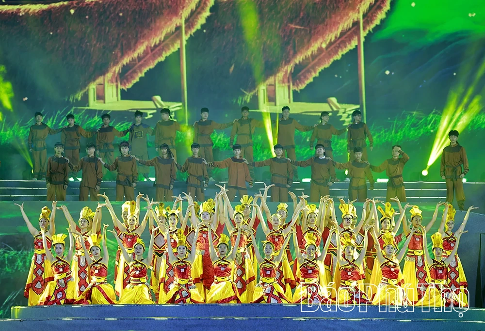 Đưa nhau về trong câu ca