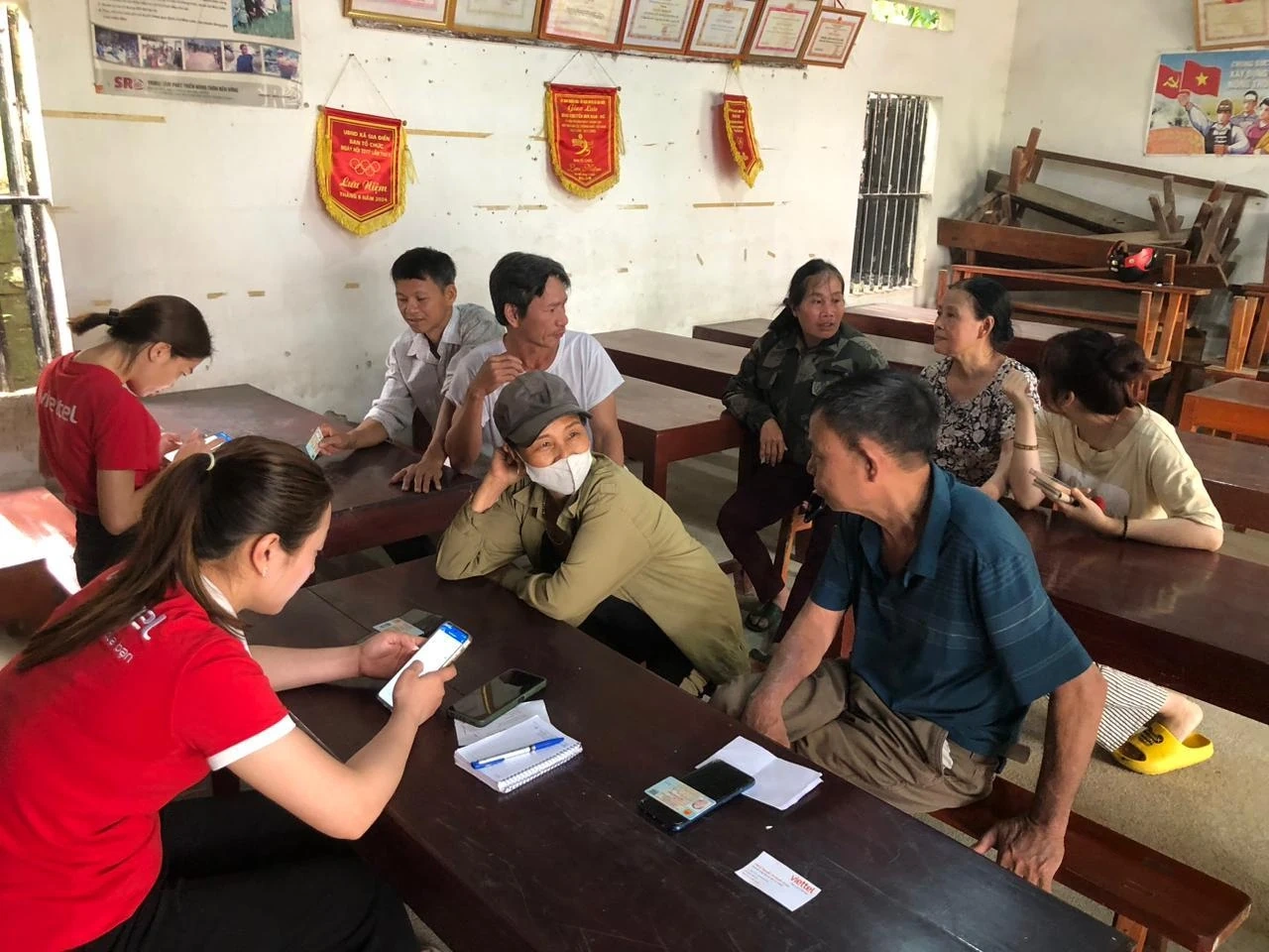 Viettel tăng cường công nghệ và nhân lực, hỗ trợ khách hàng xác thực thông tin thuê bao nhanh chóng, thuận tiện