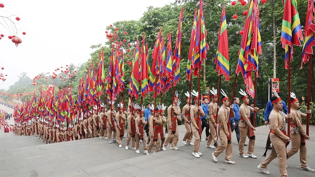 Party and State Leaders Offer Incense for the 2026 Hung Kings Commemoration