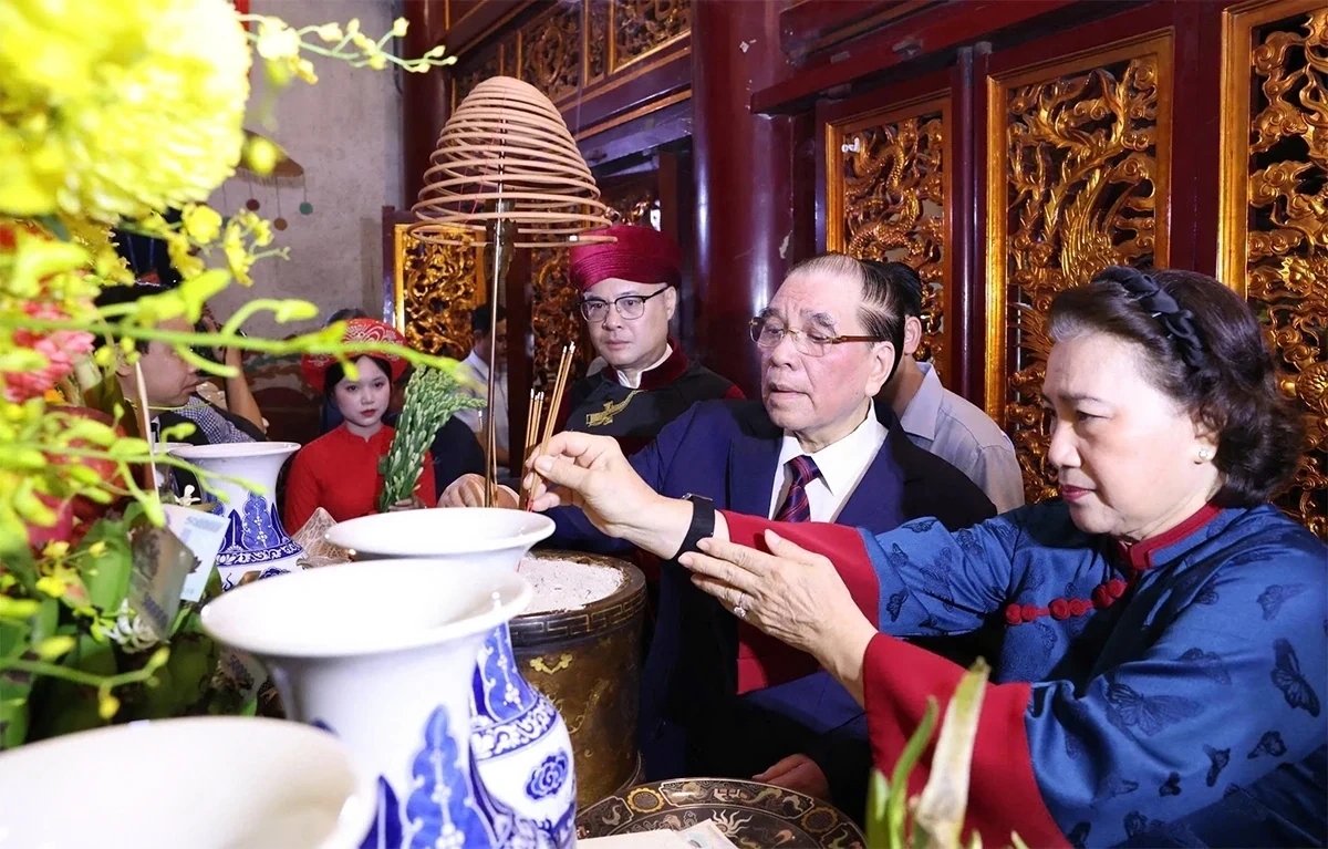 Party and State Leaders Offer Incense for the 2026 Hung Kings Commemoration