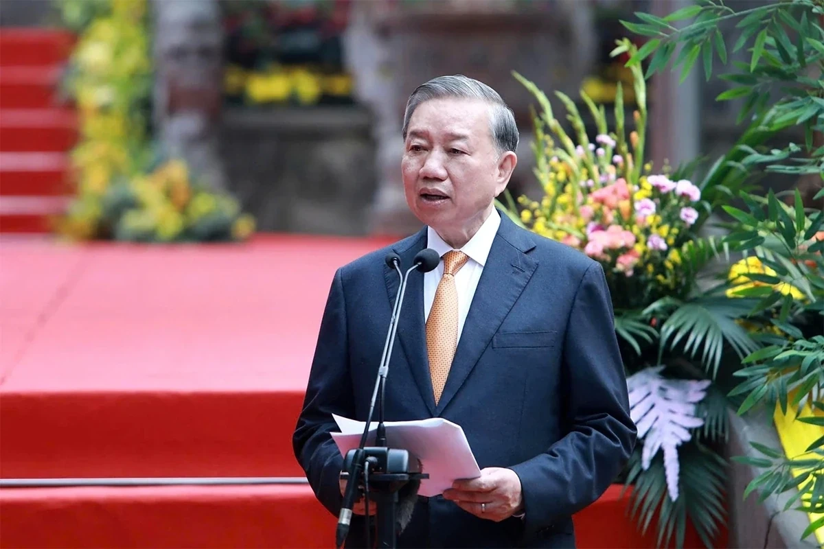 Party and State Leaders Offer Incense for the 2026 Hung Kings Commemoration