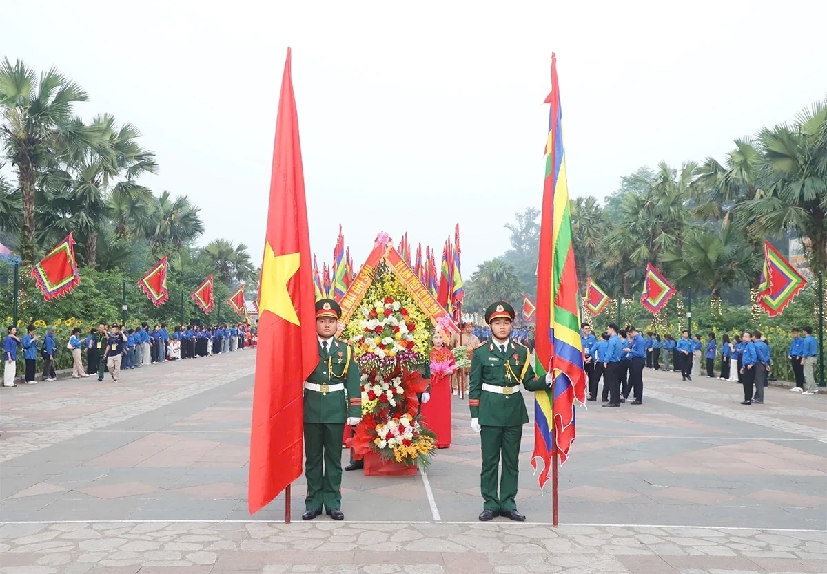Solemn Reception of Delegations for the Hung Kings Commemoration at Hung Temple