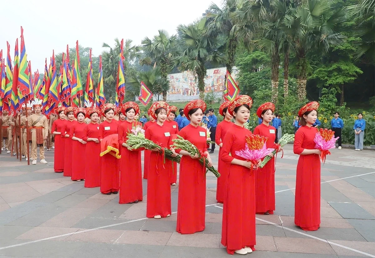 Solemn Reception of Delegations for the Hung Kings Commemoration at Hung Temple
