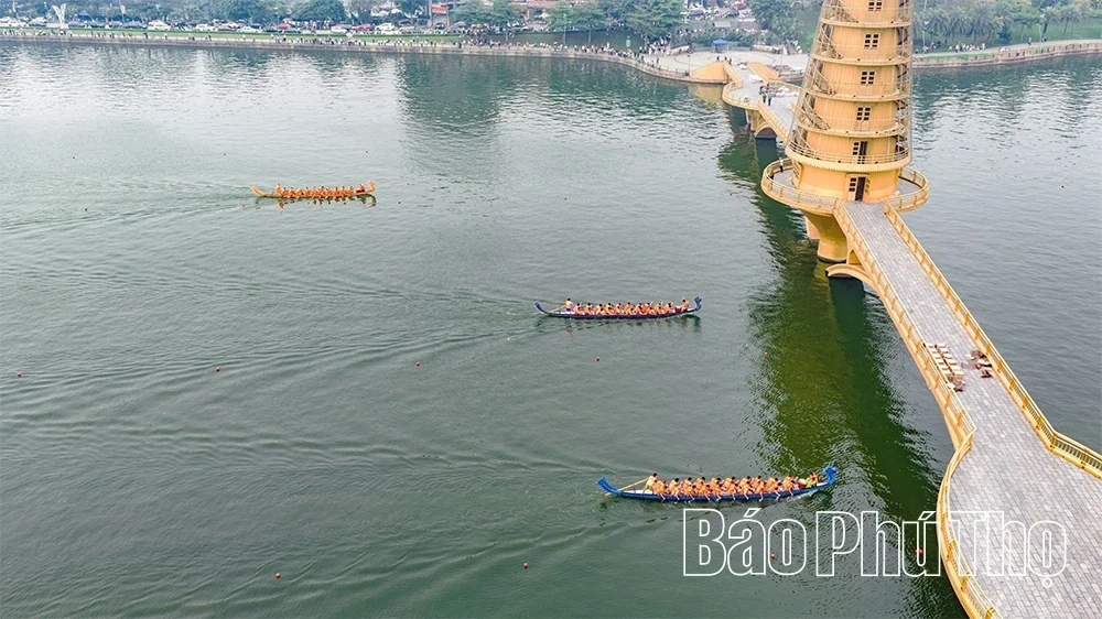 Vietnamese Spirit Resonating on the Waters of Van Lang Park Lake