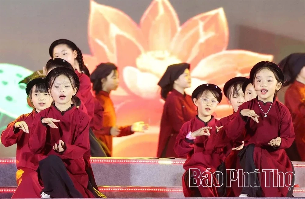 A Multi-Colored Cultural Tapestry at the Hung Temple Festival