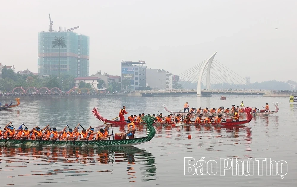 A Multi-Colored Cultural Tapestry at the Hung Temple Festival