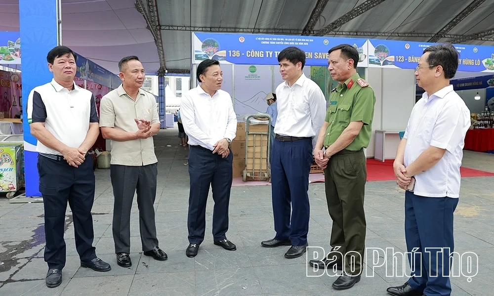 Inspecting Preparations for the 2026 Hung Vuong Trade Fair
