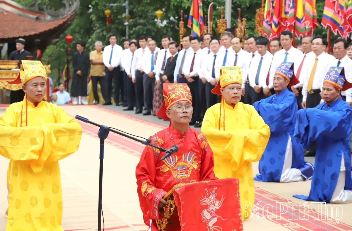 Rituals of the Death Anniversary of Father Lạc Long Quân