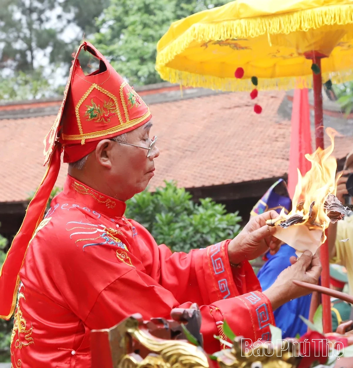 Rituals of the Death Anniversary of Father Lạc Long Quân