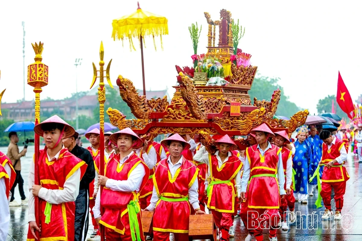 The Palanquin Procession: A Sacred Symbol of Gratitude to Ancestors
