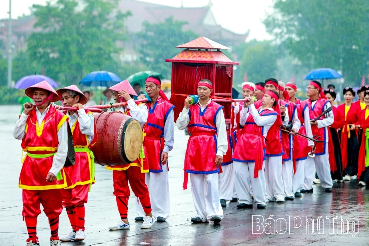 The Palanquin Procession: A Sacred Symbol of Gratitude to Ancestors
