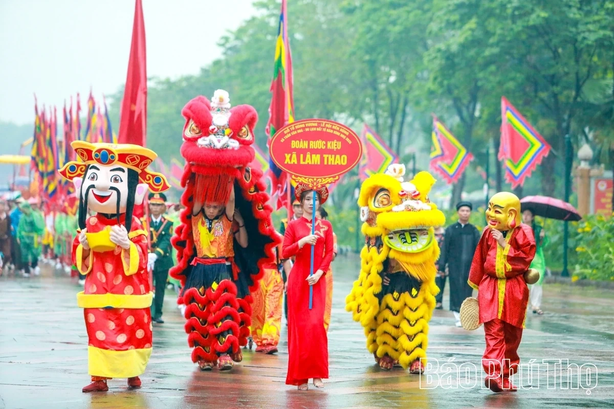 The Palanquin Procession: A Sacred Symbol of Gratitude to Ancestors