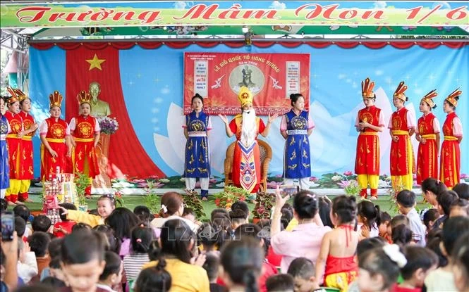 Gieo mầm yêu nước cho thế hệ măng non từ cội nguồn dân tộc