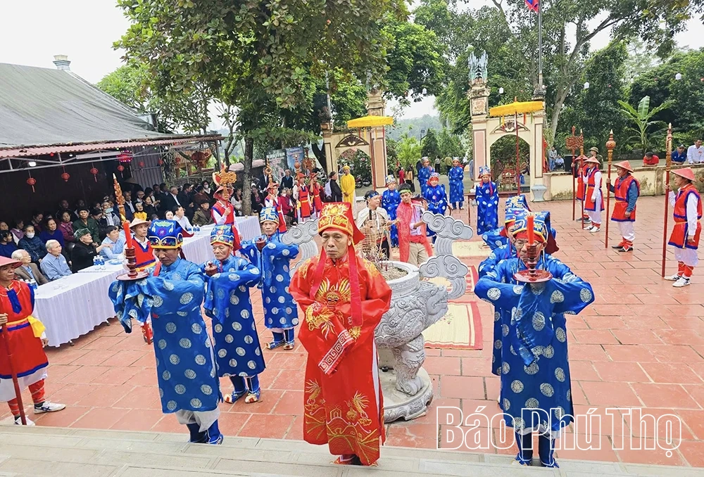 Thờ cúng Hùng Vương và các vị tướng lĩnh thời Hùng Vương gắn với các di tích vùng Đất Tổ